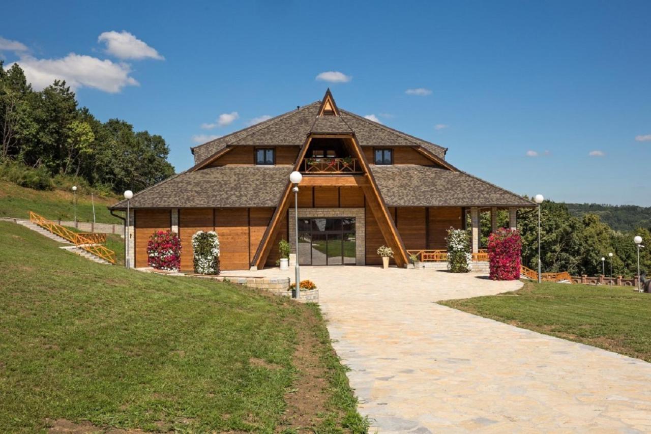 Hotel Etno Naselje Vrdnicka Kula Vrdnik Exteriér fotografie