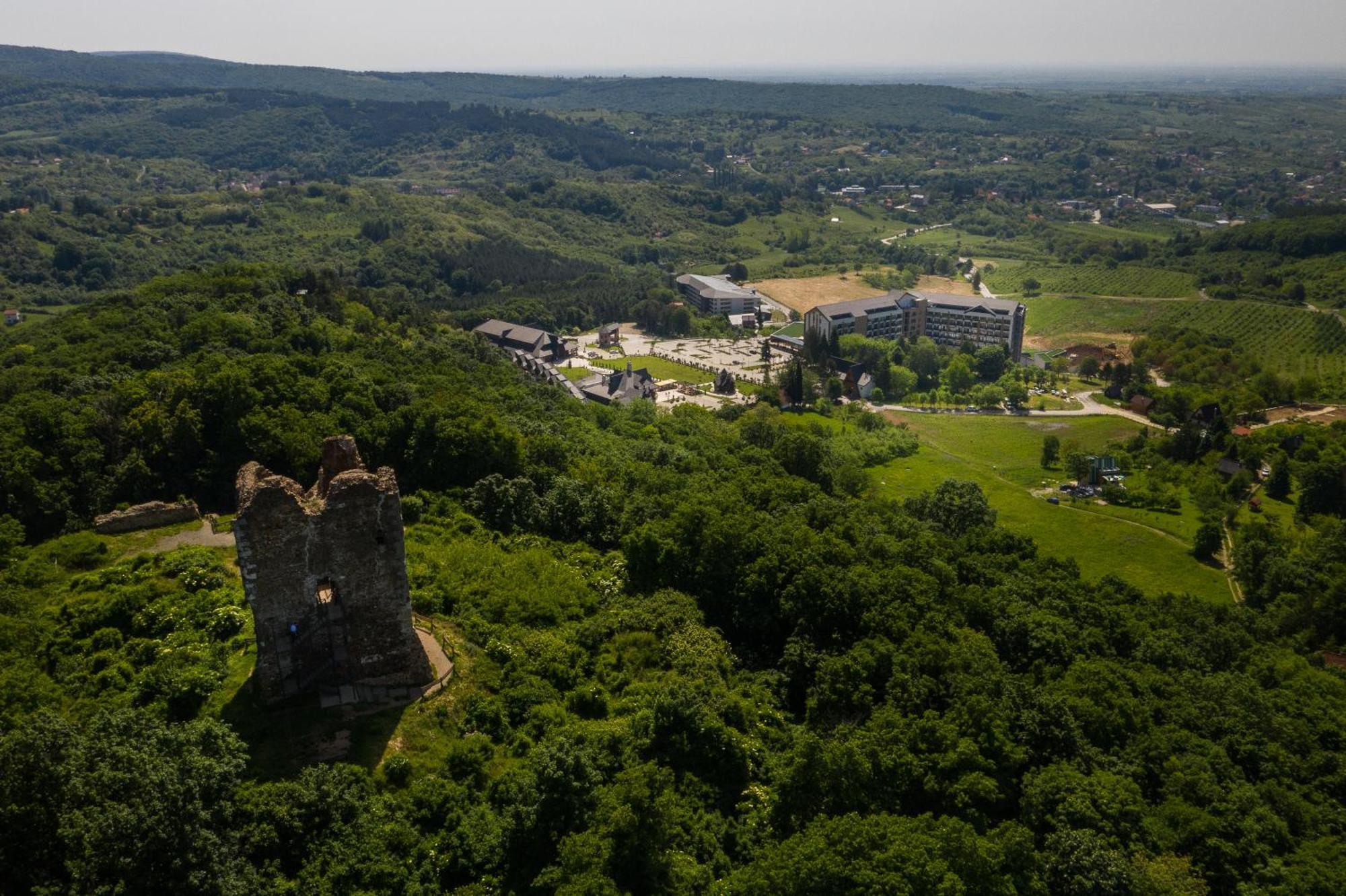 Hotel Etno Naselje Vrdnicka Kula Vrdnik Exteriér fotografie